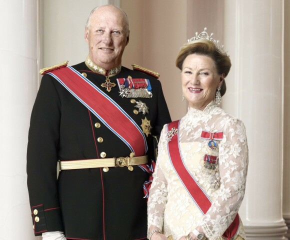 KRITISERT: Fotograf Hans Jørgen Brun kritiserte bildene av kongefamilien, og mente valget av Sølve Sundsbø som fotograf var feil. Foto: Søvle Sundsbø / Det norske kongehuset KRITISERT: Fotograf Hans Jørgen Brun kritiserte bildene av kongefamilien, og mente valget av Sølve Sundsbø som fotograf var feil. Foto: Søvle Sundsbø / Det norske kongehuset